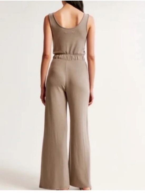 Abercrombie and Fitch Lounge Scoopneck Tan Jumpsuit - Picture 2 of 6